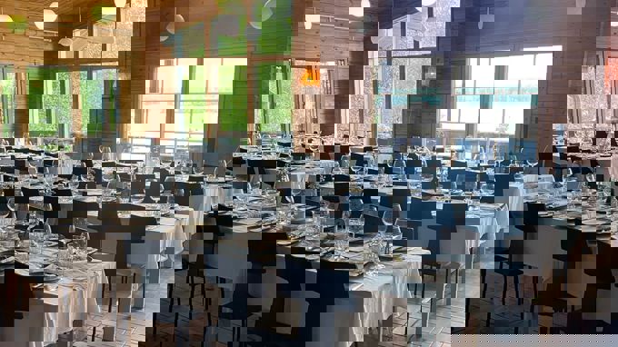 Hirsirannan kokoustiloja